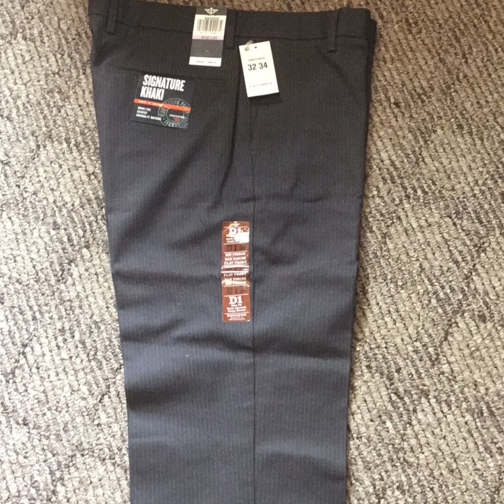 Men’s pinstriped Dockers